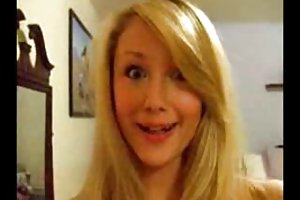 Linda loira com seios enormes porno rústico filmes online