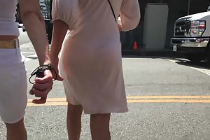Para ver através de um sexy vestido limpo filme pornô assista