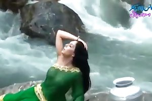 Desi menina transparente, molhado sari, mostrando peitos..quente mostrar vídeo pornô assista putas