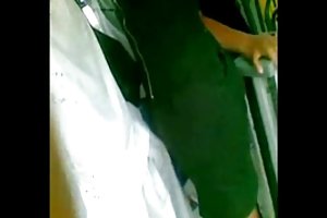 Ônibus de toque 19 porno com mulheres maduras