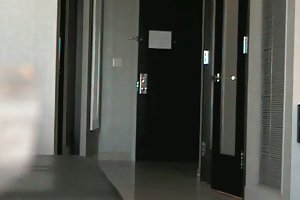 A empregada pisca vídeo pornô foda mulheres