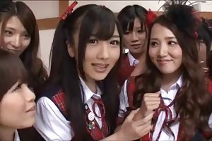 Todas as como meninas japonesas de o grupo (folheado) caseiro porno avô