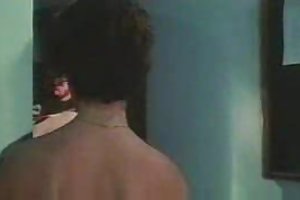 Prisão em domicílio assistir porno com