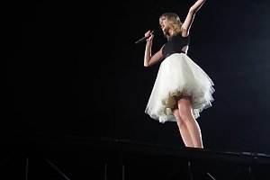 Taylor swift atua em detroit a possibilidade de um filme pornô de uma babá
