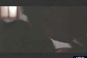 Ming-na wen fodido assista a um filme pornô na cama