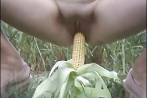 Índia nne roux em el campo assista a um filme pornô de merda