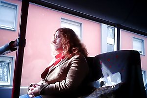 Pública de masturbação, nenhum ônibus e nenhum trem porno maduras baba anal