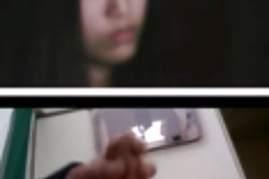 Menina coreana parece-me um diploma em um bate papo com vídeo caseiro porno