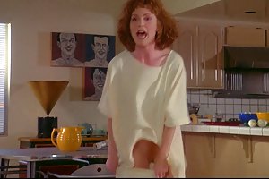 Julianne moore - caminhos curtos - abertas bush e bunda exposta assista a mais um belo vídeo pornô