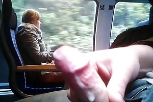 O trem de masturbação para um boa menina de 2 invisível privado caseiro porno