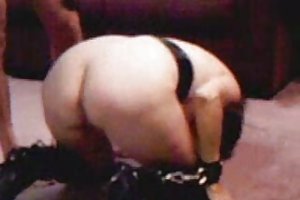 A mulher recebe o chicote... vídeos pornográficos