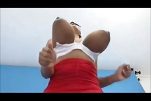 Sexy de tetas enormes falhas de gotejamento de leite russo porno buceta peluda