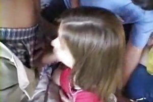 Bonito adolescente pegou e recebe oral e tratamentos faciais baixar porno 1080p