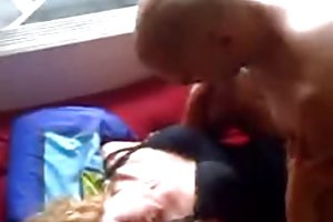 Mulher um primeira vez com encerramento homem porno