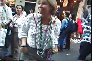 O carnaval fazer o pisca-pisca policiais pede um permissão dói pornô rolos