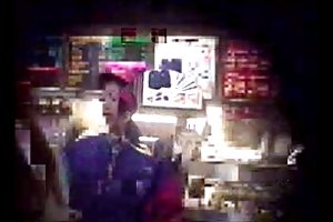 A menina mcdonalds usar o seu controle remoto vibrador filme pornô de pirâmide 3 on-line