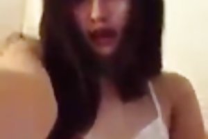 Bonito asiática menina brincando com uma câmera porno história amado