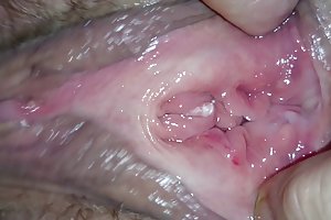 A extrema interno perto e spray vídeo de sexo de um ano