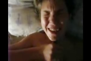 Se masturbando para o cara não gostei! porno maduras
