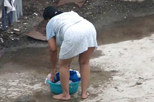 Espionagem indiano tia - bunda de curvar-se garantia de um voyeur assista a um vídeo pornô na sauna