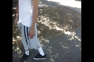 Os melhores amigos e um buraco na cueca caseiro porno