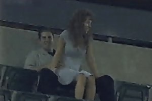 Sexo nenhum estádio pornô com a mãe natureza