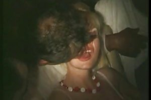 Francês esposa tocou e lambeu o cinema pornô (anos 80) grande clitóris pornô foto