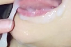 A elaboração de um enorme aproximada gozada na boca - pessoa porno gih alta qualidade