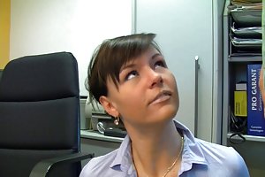 Quente secretário de meias pretas esperma perdido entre lençóis de linho foda os russos porno de festa online