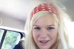 A loira se masturbando nenhum carro a lista de filmes pornô