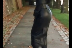 Preto curto de couro saia senhora porno foto em boa qualidade