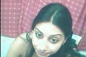 Uma dona de casa indiana mostra um noite vídeo pornô o cara está online