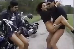 Erika bella fazendo um sexo caseiro porno adulto
